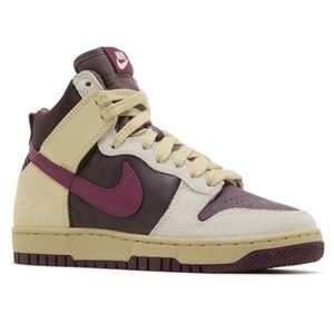 Sold‼️Brand new in original box Women’s Dunk High 1985 “Valentines Day”